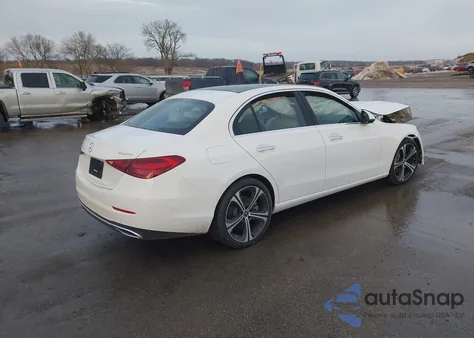 2026 Mercedes-Benz C 300 z USA, uszkodzony, nr VIN W1KAF4HB5TR313163